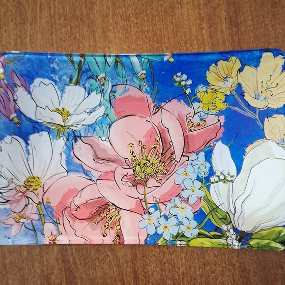 Michel Design Works Magnolia Soap & Trinket Dish - Picture 3 of 6